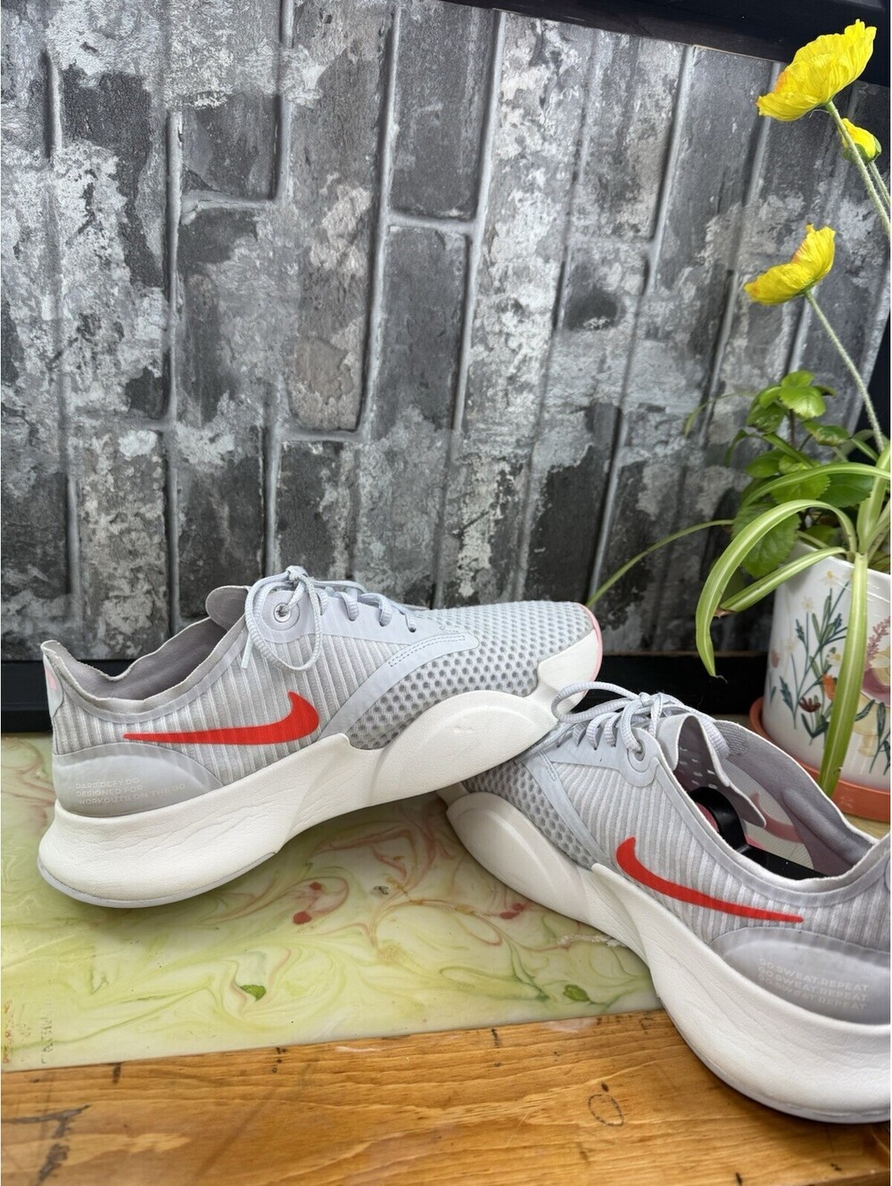 Nike SuperRep Go Gray/Red/Pink Low Top Men's Sneaker CJ0860-006 - Picture 6 of 10